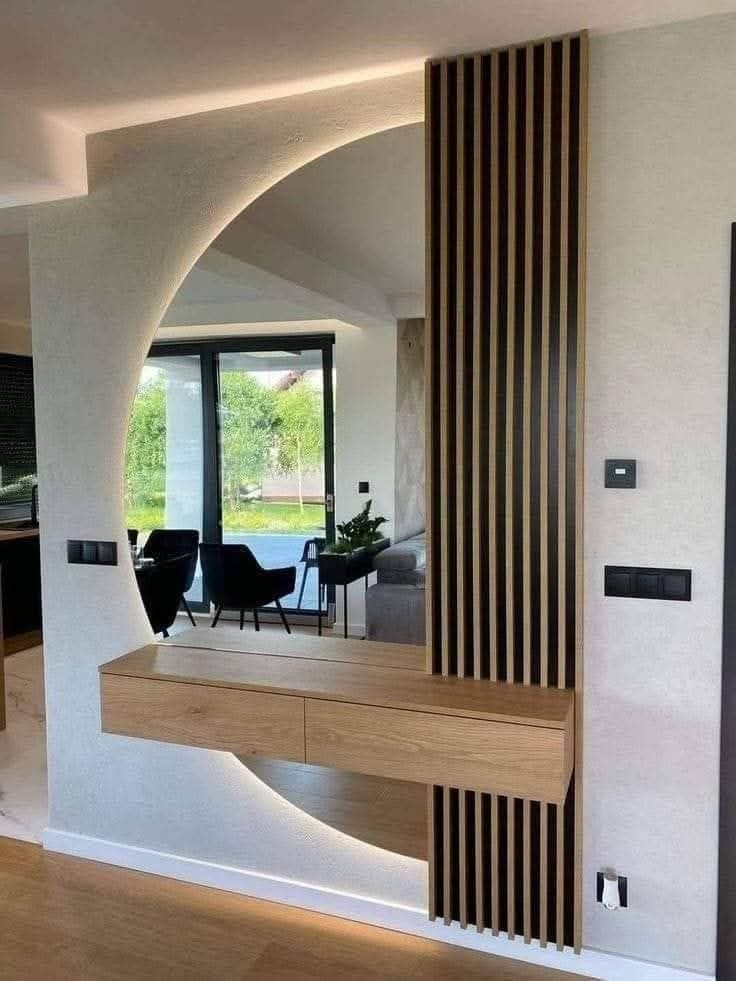 نقدم خدمات تصميم وتنفيذ ديكور مداخل بالمرايات والأرفف بتصاميم عصرية تناسب الفلل والشقق والمجالس والمداخل الداخلية. نحرص على استغلال مساحة…